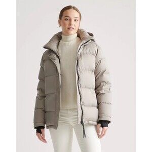 Quince Women's Light Gray Puffer Jacket